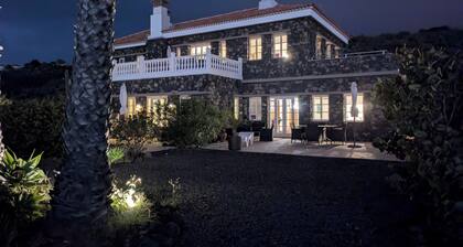 Spacious apartment in a quiet location with fantastic sunsets