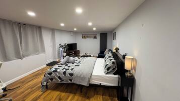 1 bedroom, desk, free WiFi