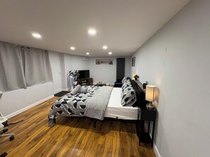 1 bedroom, desk, free WiFi