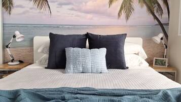 Iron/ironing board, WiFi, bed sheets