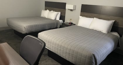 Lincoln Hotel - Double Queen