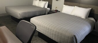 Lincoln Hotel - Double Queen