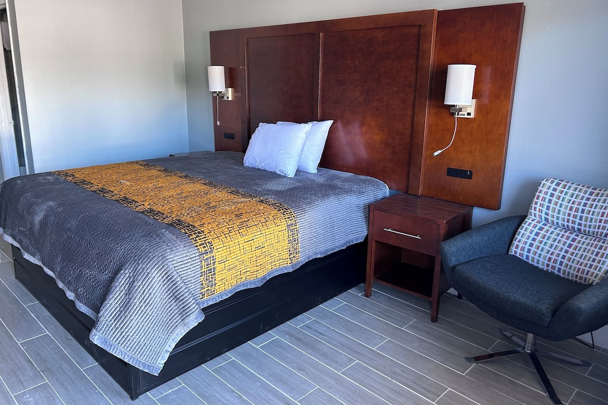 Honeymoon Single Room, 1 King Bed | Bathroom