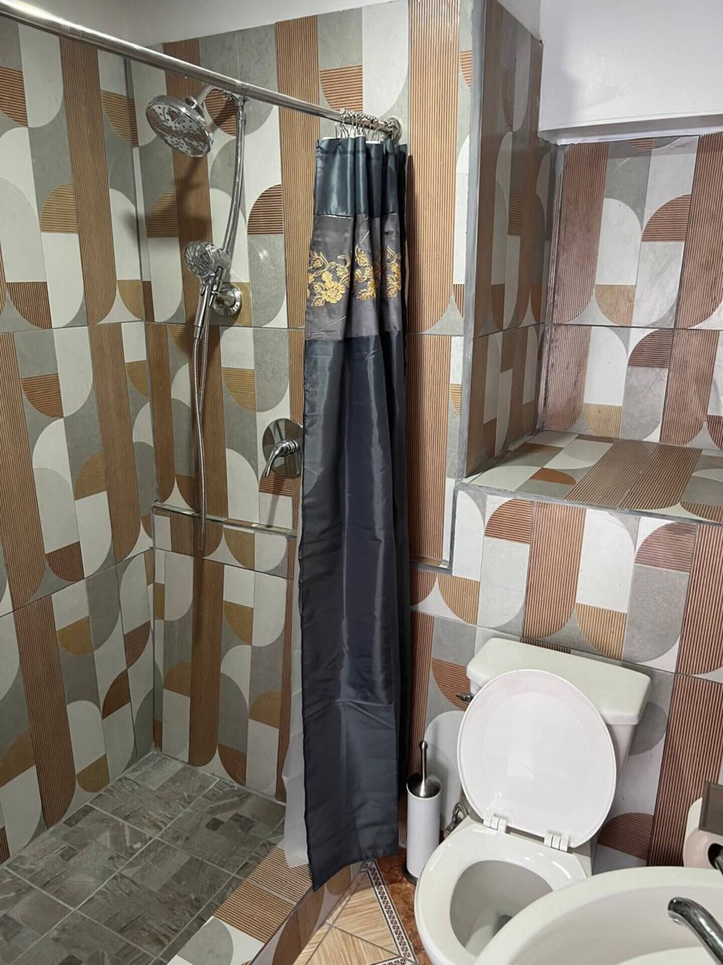 Toallas, jabón, papel de baño 