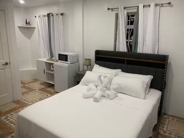 1 bedroom, iron/ironing board, bed sheets