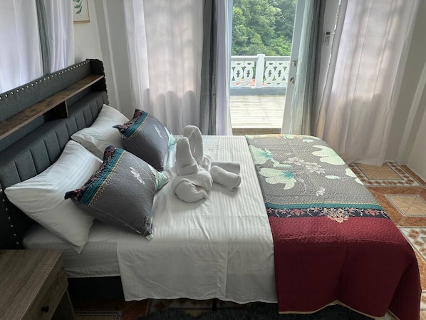 1 chambre, fer et planche Ă repasser, Wi-Fi, draps fournis
