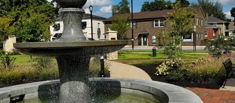 Parkside On Main. 
Downtown Bardstown.
2 KING BEDS. 
WALK TO EVERYTHING!!!