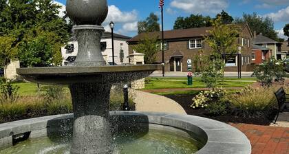 Parkside On Main.
Downtown Bardstown.
2 KING BEDS.
WALK TO EVERYTHING!!!