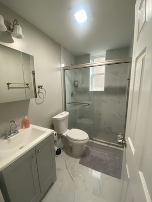 Classic Apartment | Bathroom