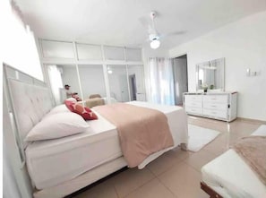 3 chambres, fer et planche à repasser, draps fournis