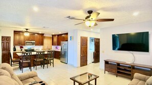TV - Condo A1 @ Tropical Breeze, Parrot Tree Road (José Santos Guardiola)