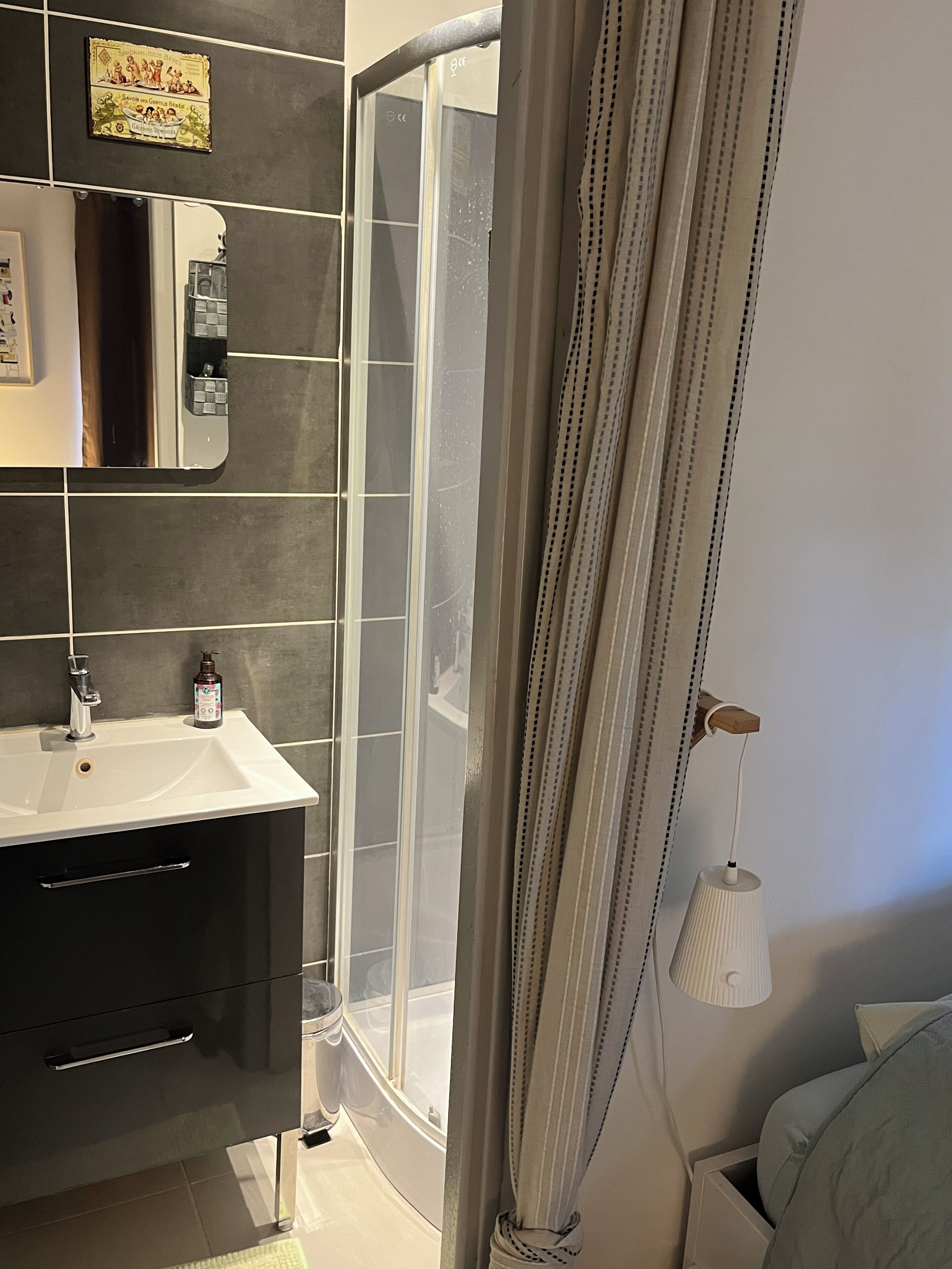 3 chambres, bureau, fer et planche à repasser, Wi-Fi gratuit