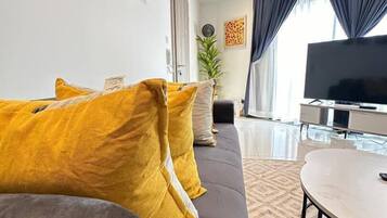 Luxury Apartment, 1 Bedroom, Non Smoking | Living area