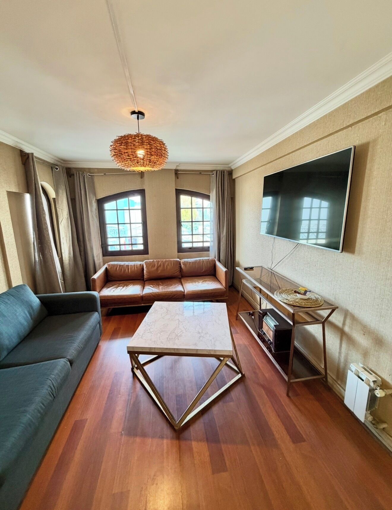 Standard Apartment, 1 Queen Bed with Sofa bed, Private Bathroom, City View | Living area
