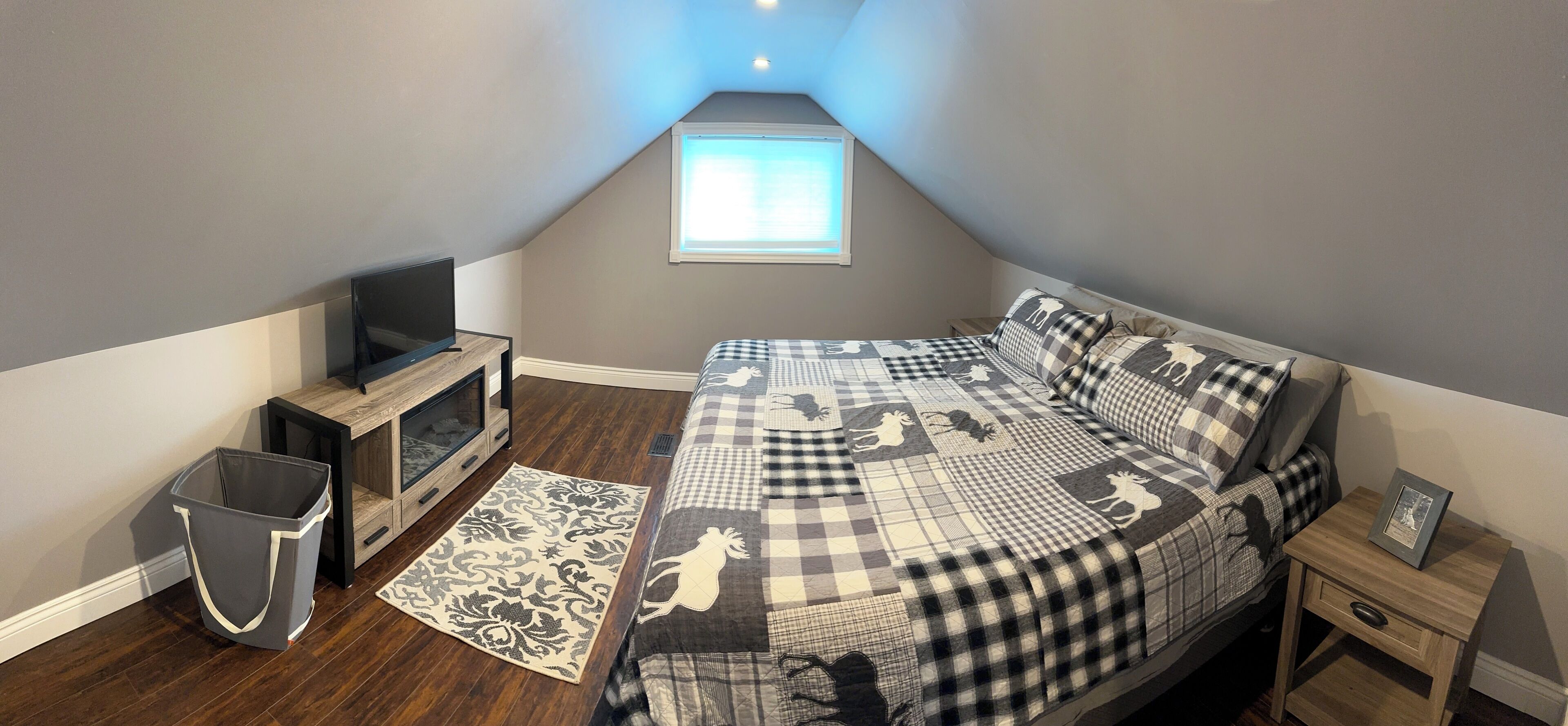 3 bedrooms, desk, iron/ironing board, free WiFi