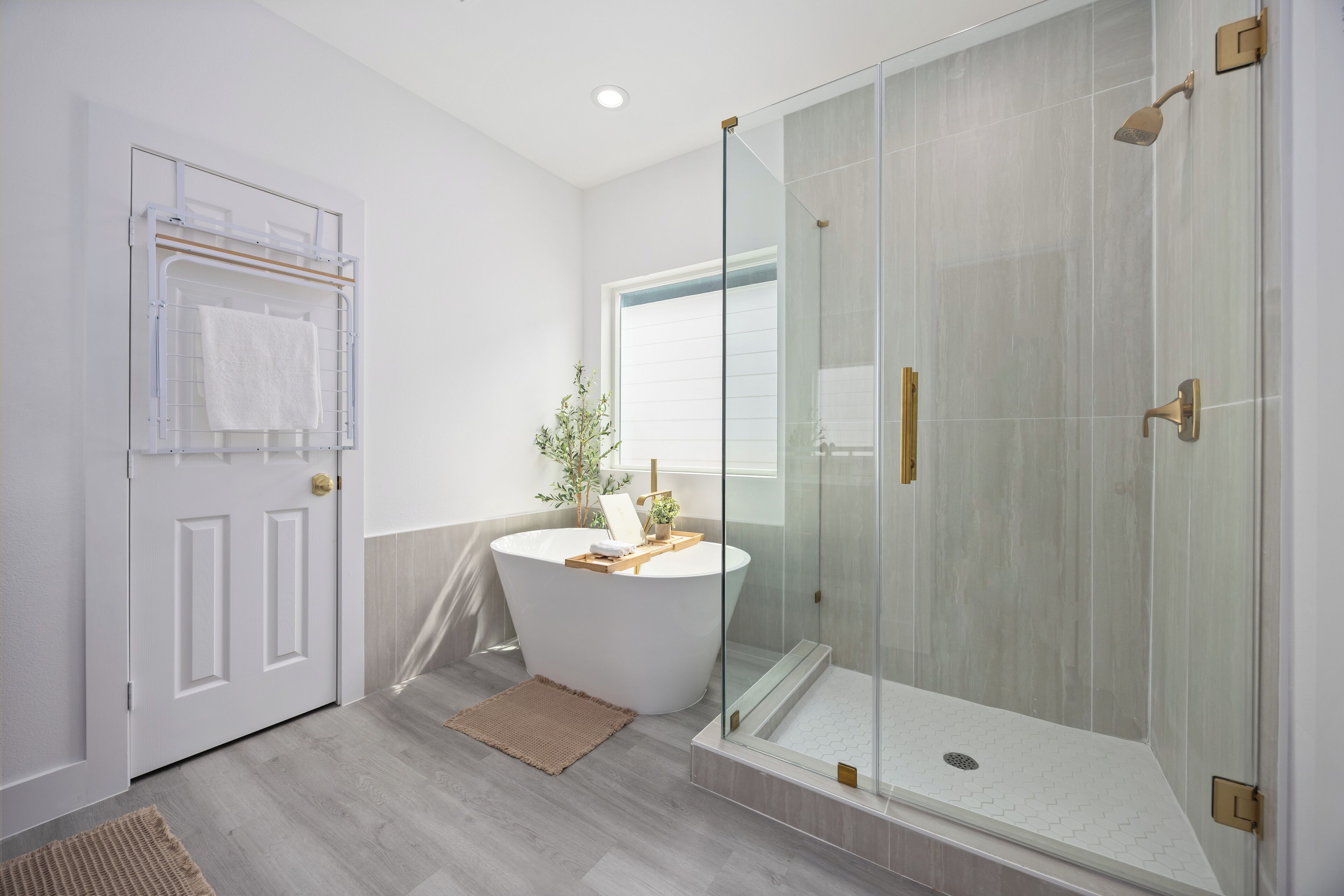 Dusche, Haartrockner, Bidet, Handtücher