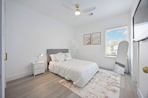 3 bedrooms, iron/ironing board, Internet, bed sheets