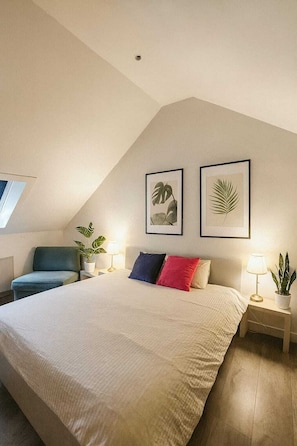 1 habitación, tabla de planchar con plancha, wifi y ropa de cama