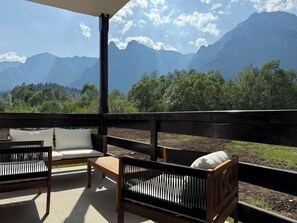 Terrace/patio - Mountain Place to Remember • 2BR | Balcony and River (Bușteni)