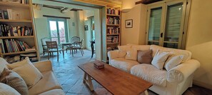 Villa, 5 chambres, piscine privée, vue jardin | Salle de séjour