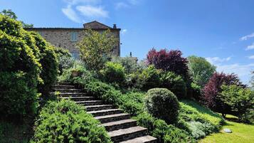 Villa, 5 Bedrooms, Private Pool, Garden View | Property grounds