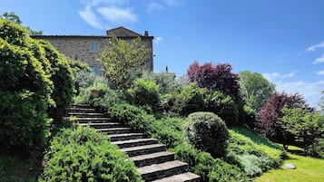 Villa, 5 Bedrooms, Private Pool, Garden View | Property grounds