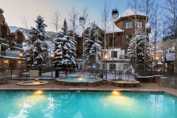 Outdoor pool, a heated pool