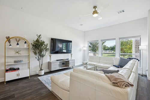 Terrific 4BR Retreat - Prime DFW