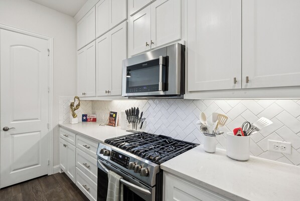Microwave, oven, stovetop, dishwasher