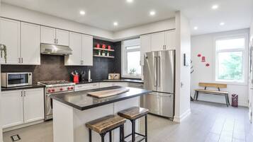 Microwave, stovetop, dishwasher