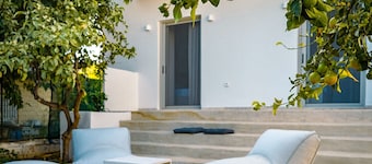 NEW Stoupa Beach Cottage – 2 Bedrooms, 2 Shower rooms, 70m to Sea for Easy Days