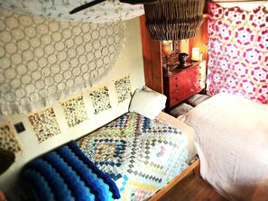 3 bedrooms, bed sheets