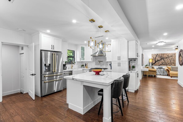 Interior - Lux•PrimeLocation•HtdResortPool•OutdrDining (West Palm Beach)