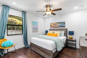 4 habitaciones, tabla de planchar con plancha y cuna de viaje 