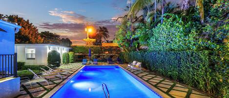 Outdoor pool, a heated pool