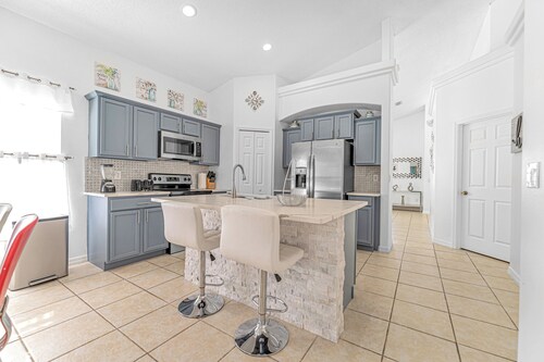  Spacious home near Disney, pool,Self check-in. 4-bedroom house Clermont FL.