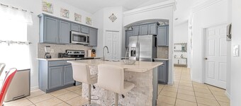 Spacious home near Disney, pool,Self check-in. 4-bedroom house Clermont FL.