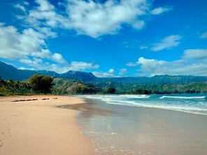 Sun-loungers, beach towels - Beautiful 2bdrm Condo Facing Lawn, Pool & Hot Tub! (Princeville)
