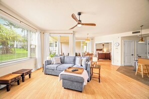 Smart TV - Beautiful 2bdrm Condo Facing Lawn, Pool & Hot Tub! (Princeville)