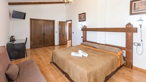 4 Schlafzimmer, Bügeleisen/Bügelbrett, Reisekinderbett, WLAN