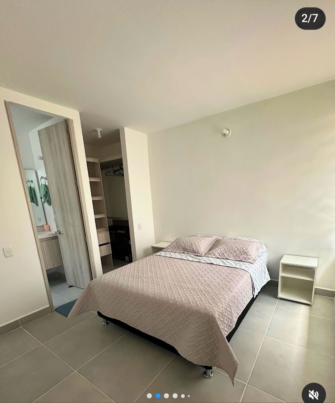 2 quartos, acesso à internet, roupa de cama