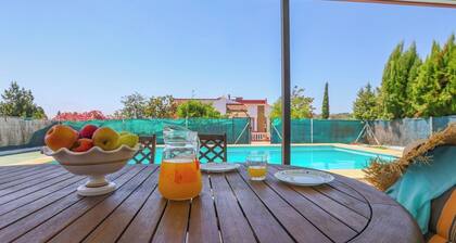 Villa Josara San Bartolomé de la Torre by Ruralidays