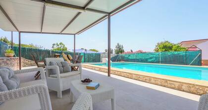 Villa Josara San Bartolomé de la Torre by Ruralidays