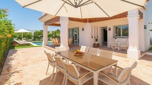 Outdoor dining - Villa del Mar Marbella by Ruralidays (Málaga)