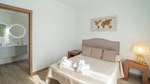 3 bedrooms, travel cot, WiFi