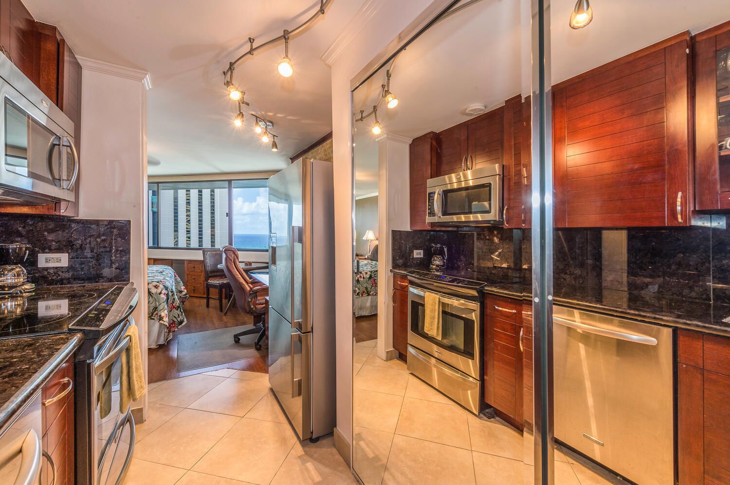 Fridge, microwave, oven, stovetop