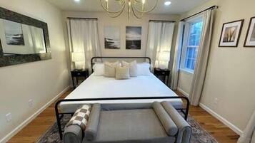 3 habitaciones, tabla de planchar con plancha, wifi y ropa de cama