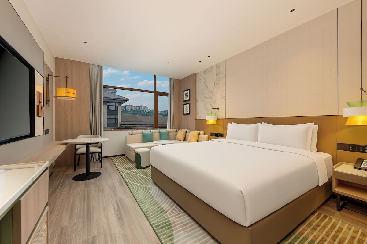 Habitación estándar, 1 cama de matrimonio grande, vistas a la montaña | Edredones de plumas, caja fuerte, escritorio