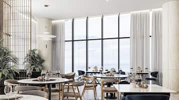 2 restauranter, der serverer morgenmad, frokost og aftensmad