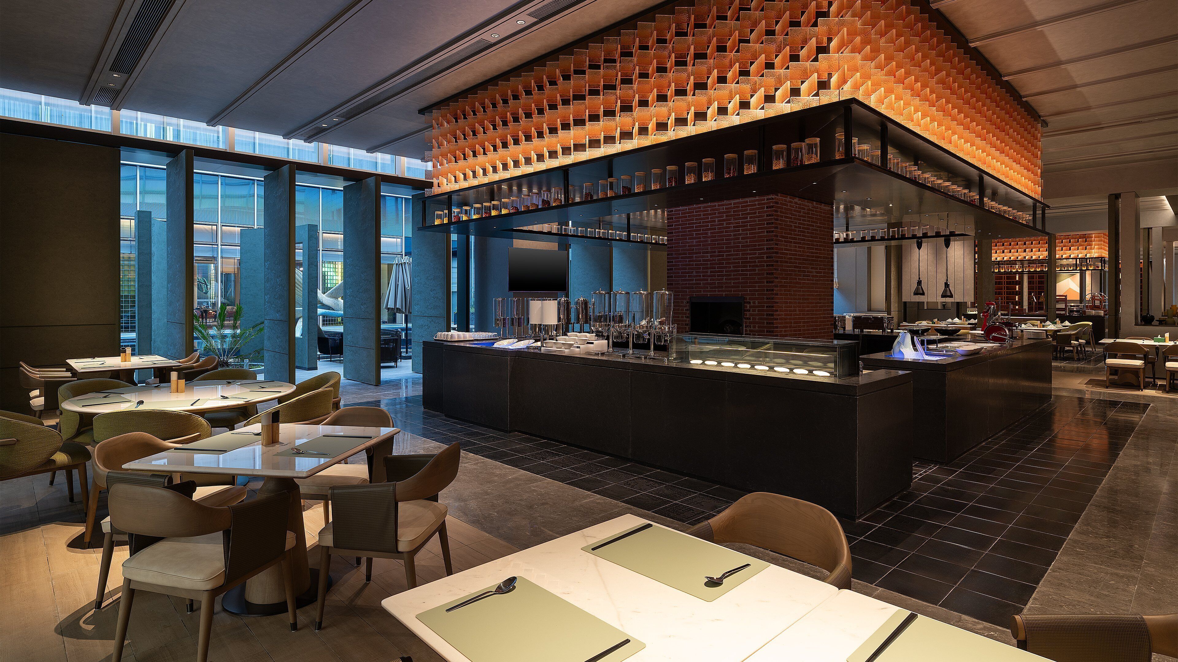 每日供应自助式早餐（每人 CNY 98）